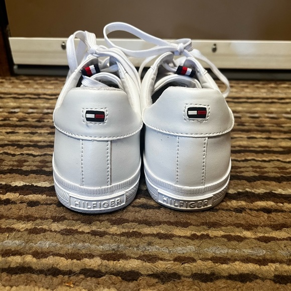 Tommy Hilfiger white sneakers - Picture 2 of 4